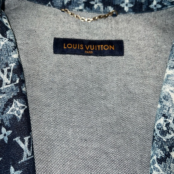 Gently worn Louis Vuitton monogram button up - Picture 4 of 4